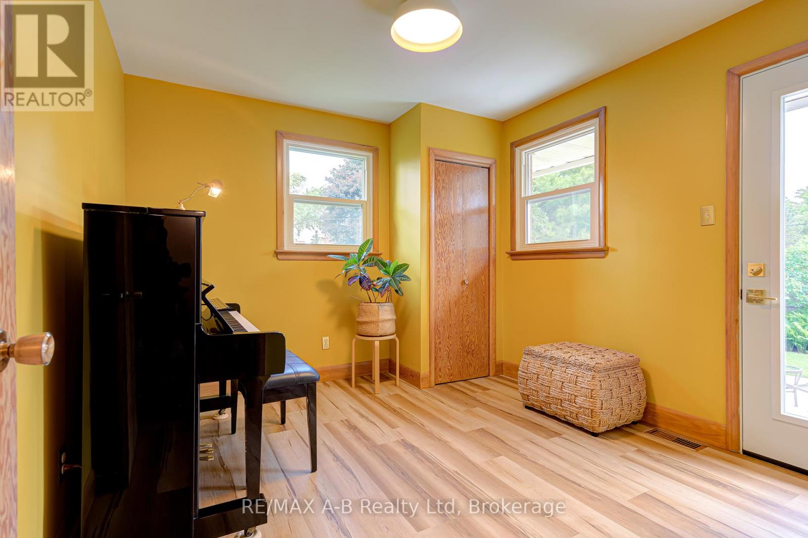 138 Woods Street, Stratford, Ontario  N5A 1M4 - Photo 37 - X13451088
