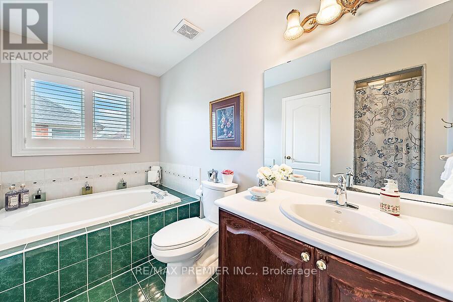228 Veneto Drive, Vaughan, Ontario  L4L 8X7 - Photo 22 - N13445814