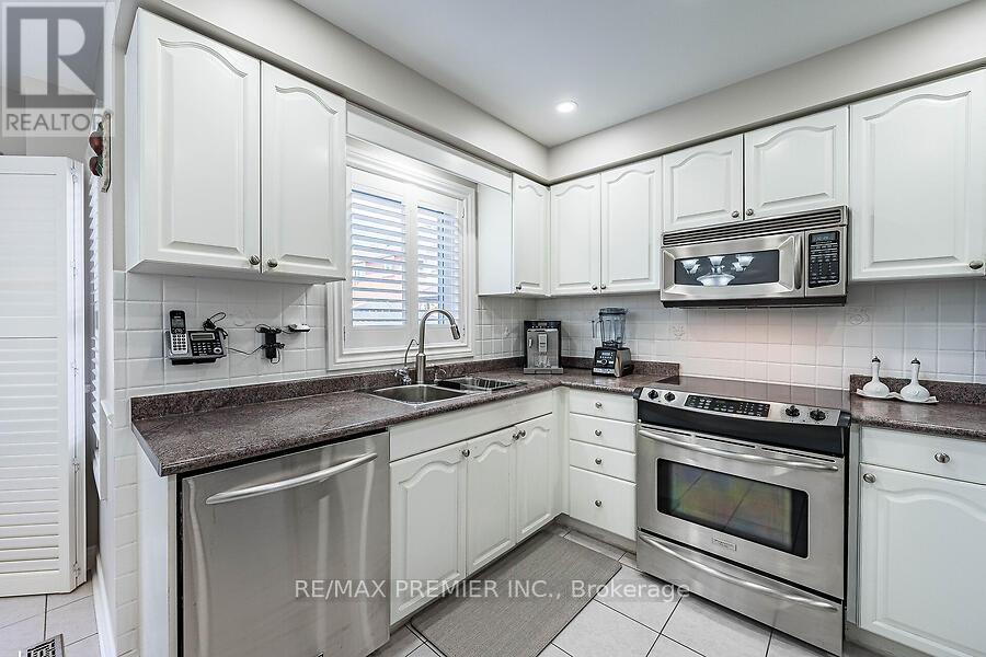 228 Veneto Drive, Vaughan, Ontario  L4L 8X7 - Photo 13 - N13445814
