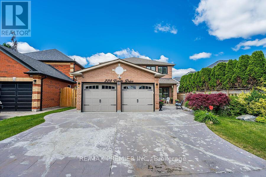 228 VENETO DRIVE, Vaughan, Ontario