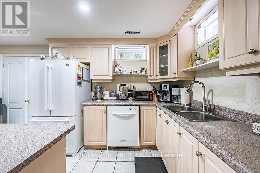 228 Veneto Drive, Vaughan, Ontario  L4L 8X7 - Photo 29 - N13445814