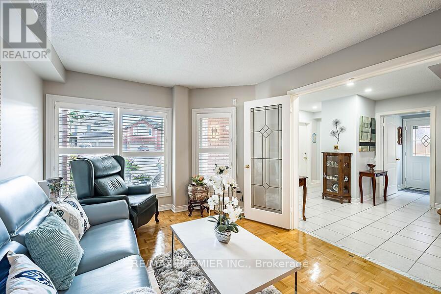 228 Veneto Drive, Vaughan, Ontario  L4L 8X7 - Photo 7 - N13445814