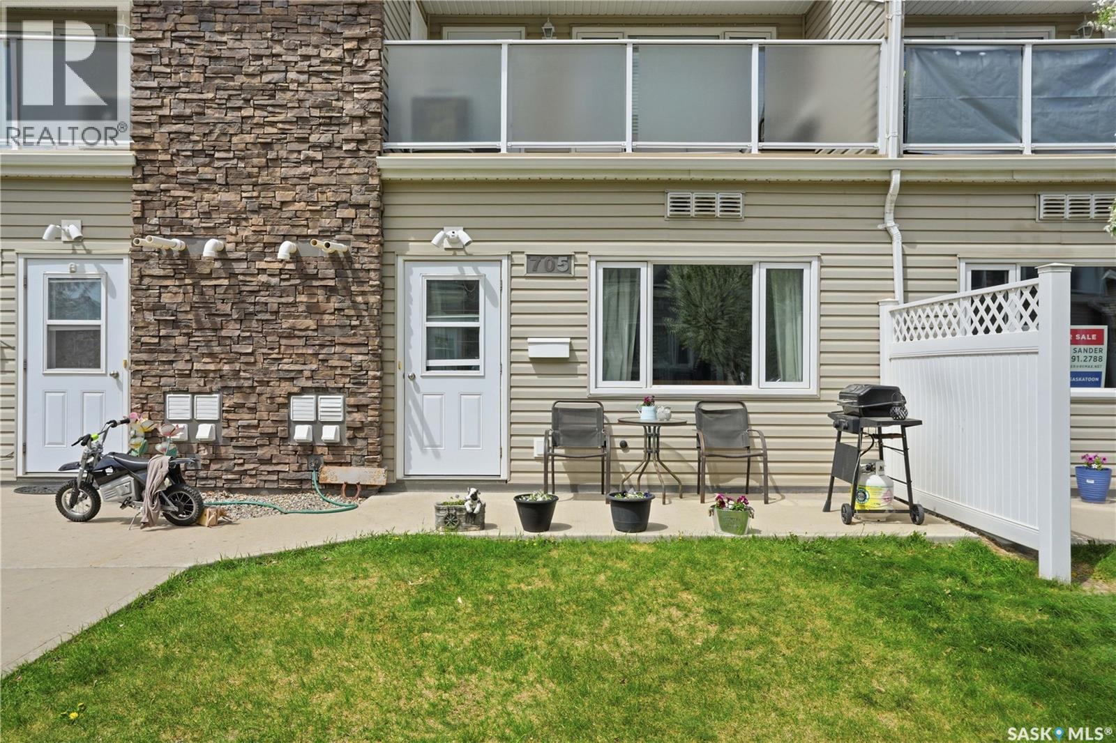 705 1022 Hampton Circle, Saskatoon, Saskatchewan  S7R 0K3 - Photo 1 - SK039580