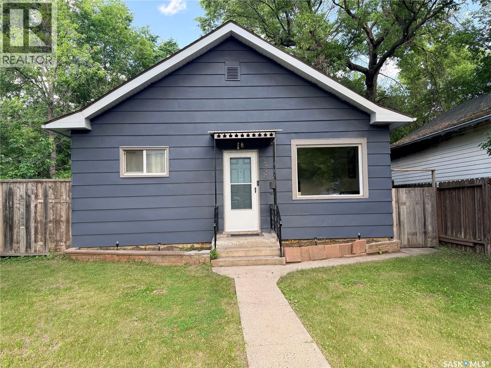 1336 D Avenue N, Saskatoon, Saskatchewan  S7L 1P3 - Photo 1 - SK039571