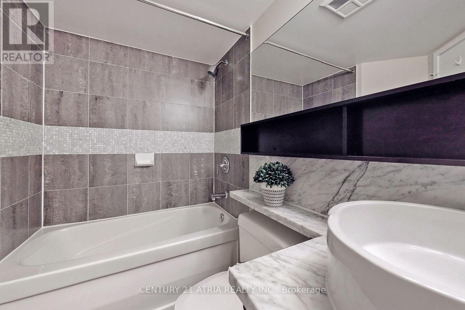 3910 - 11 Brunel Court, Toronto, Ontario  M5V 3Y3 - Photo 18 - C13451154