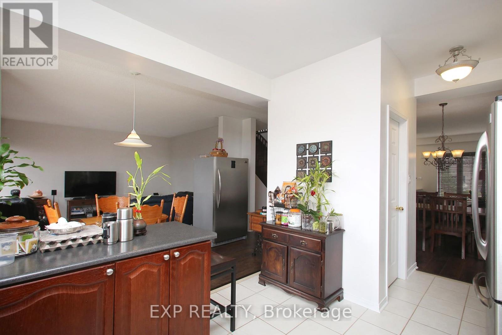 1335 Langley Circle, Oshawa, Ontario  L1K 0E2 - Photo 11 - E13451222