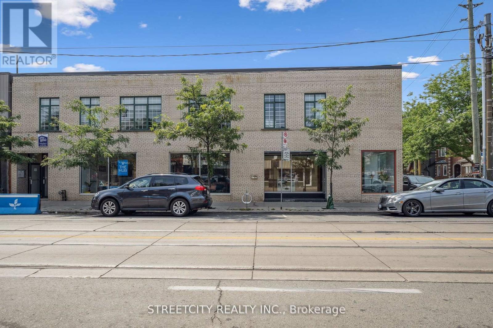 837 DUNDAS STREET W, Toronto, Ontario