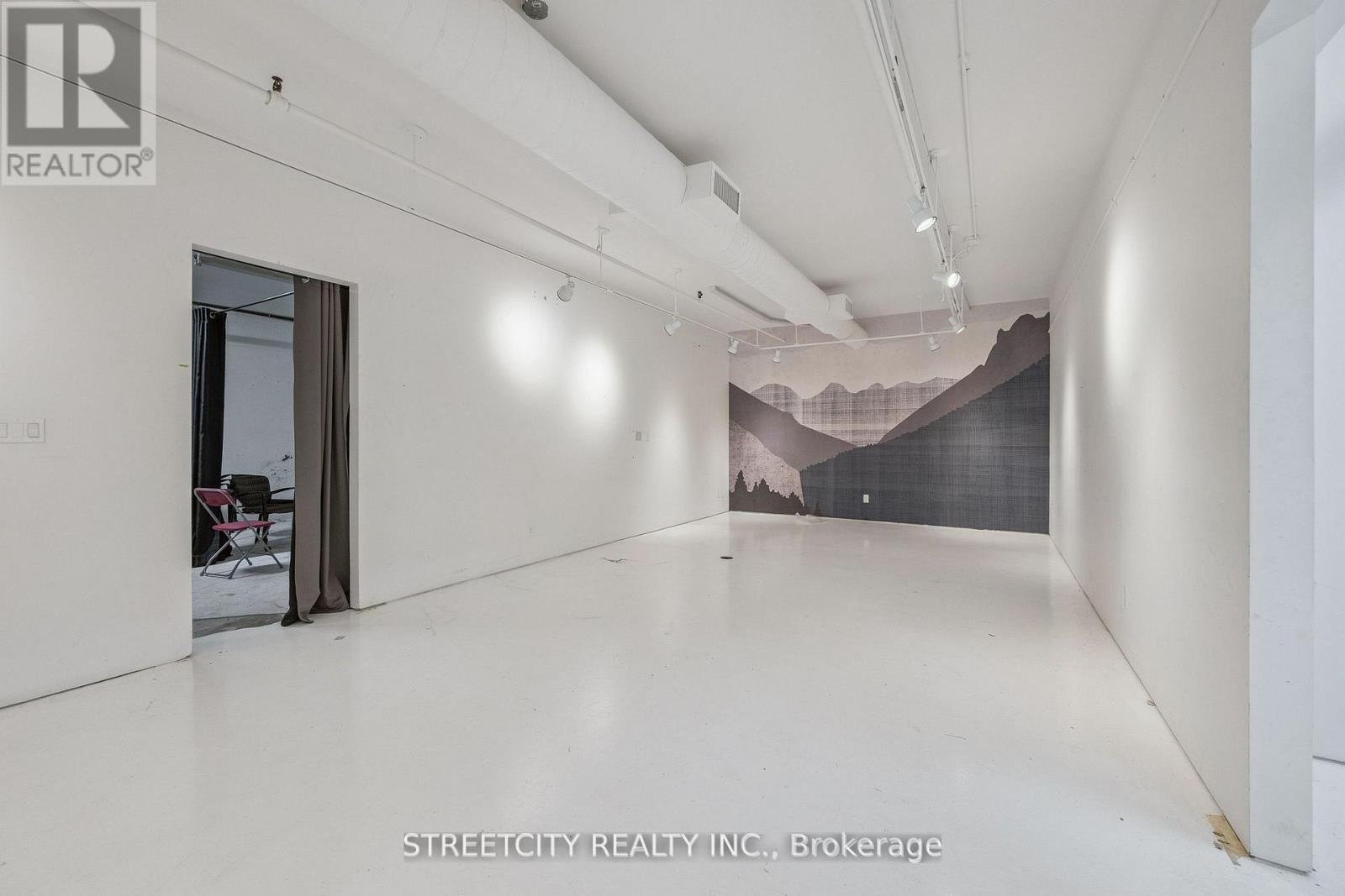 837 Dundas Street W, Toronto, Ontario M6J 1V4 - Photo 27 - C13451308