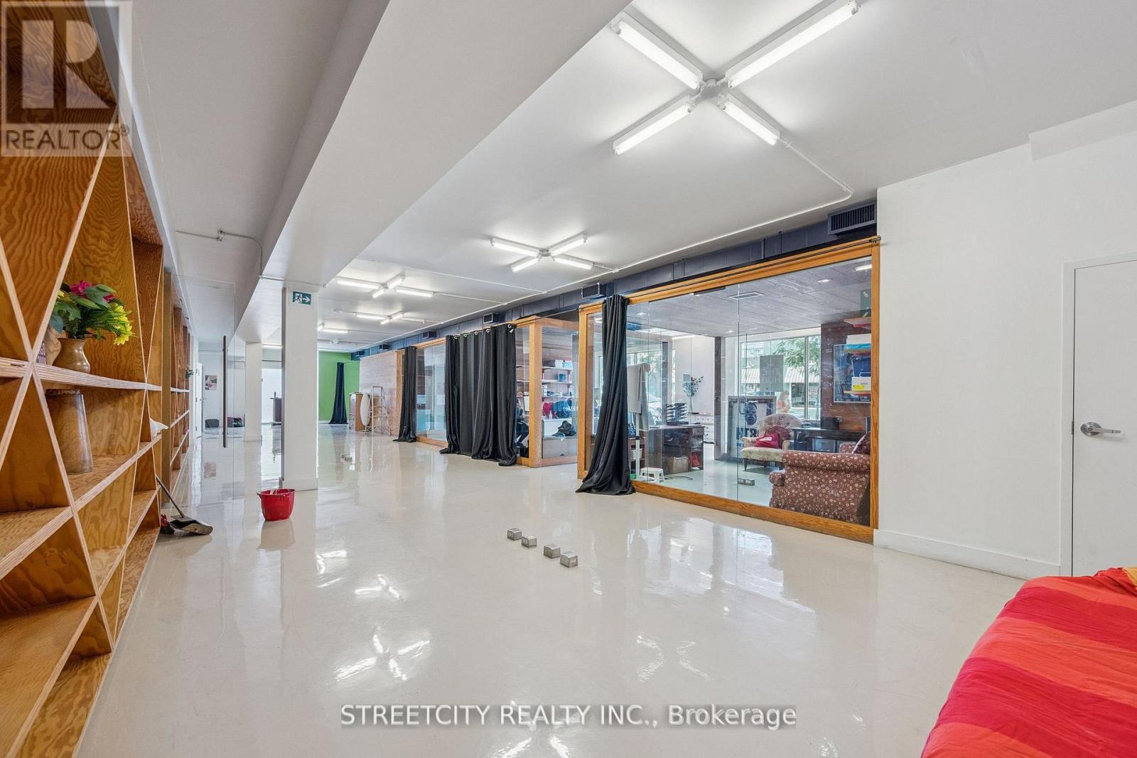 837 Dundas Street W, Toronto, Ontario M6J 1V4 - Photo 4 - C13451308