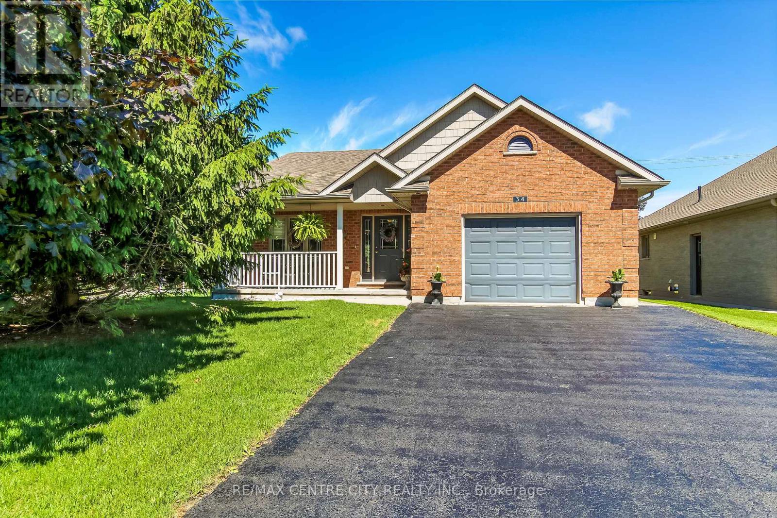 34 LIGHTBOURNE AVENUE, Stratford, Ontario