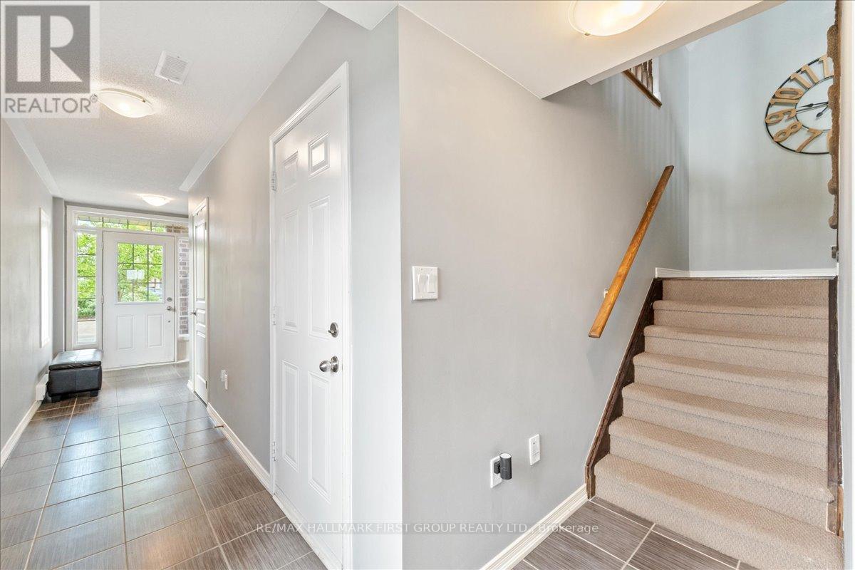 90 Magpie Way, Whitby, Ontario  L1N 0K5 - Photo 5 - E13450454
