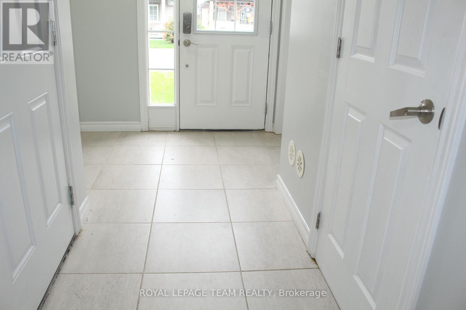 374 Sweet Grass Circle, Ottawa, Ontario  K2J 5W9 - Photo 4 - X13451270