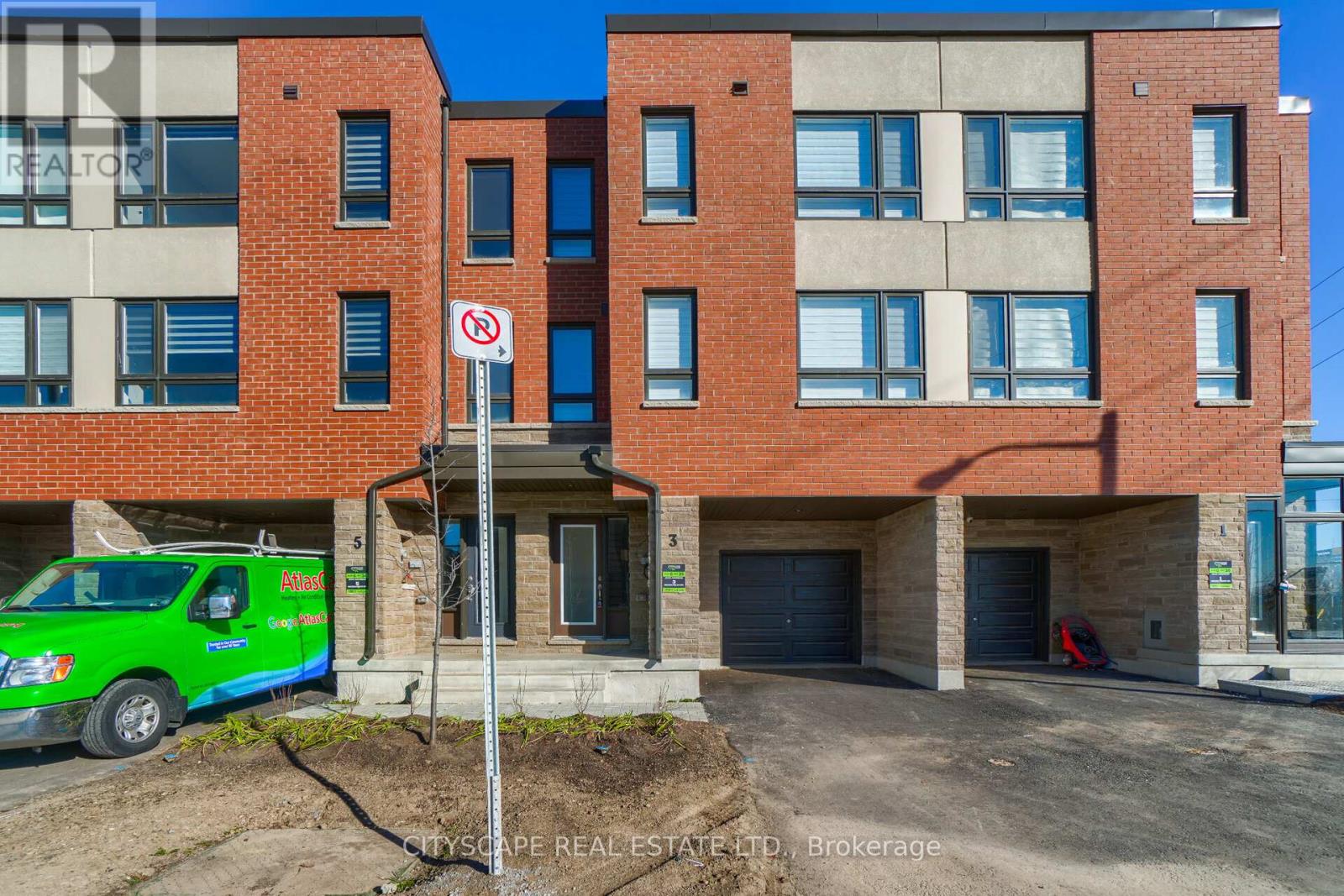 3 WOODSTREAM DRIVE, Toronto, Ontario