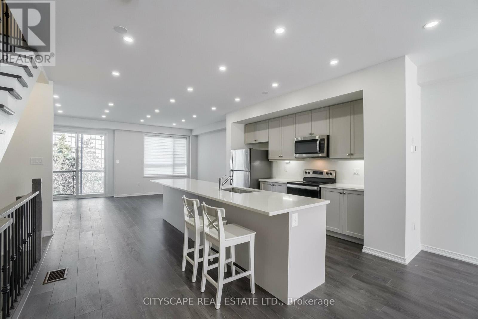 3 Woodstream Drive, Toronto, Ontario M9W 0G1 - Photo 2 - W13451212