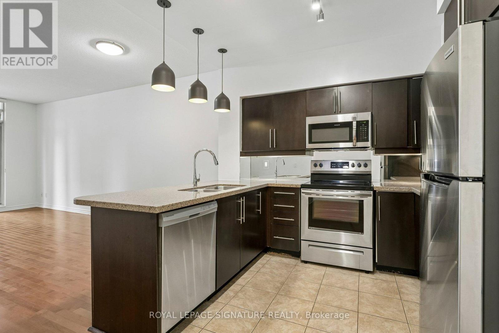 312 - 388 Prince Of Wales Drive, Mississauga, Ontario L5B 0A1 - Photo 2 - W13451226