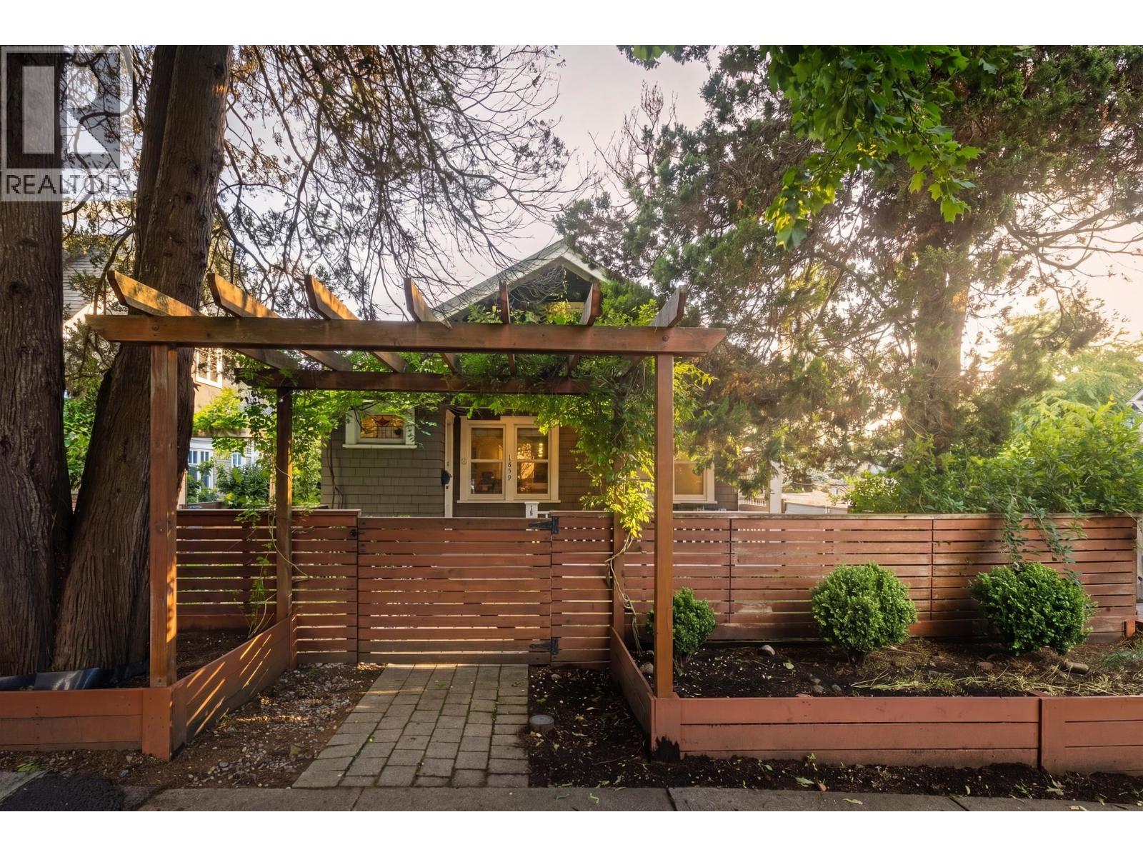 1859 Semlin Drive, Vancouver, British Columbia  V5N 4P9 - Photo 38 - R3135923
