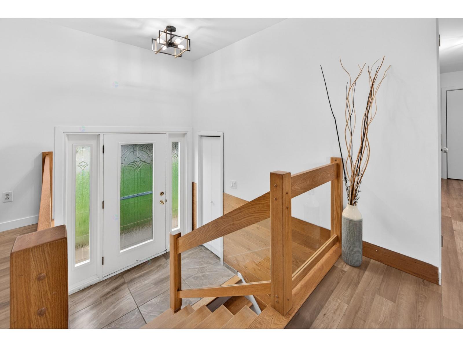 42 Rue Ste-Hélène Sorel-Tracy Quebec Canada J3P5V6 3