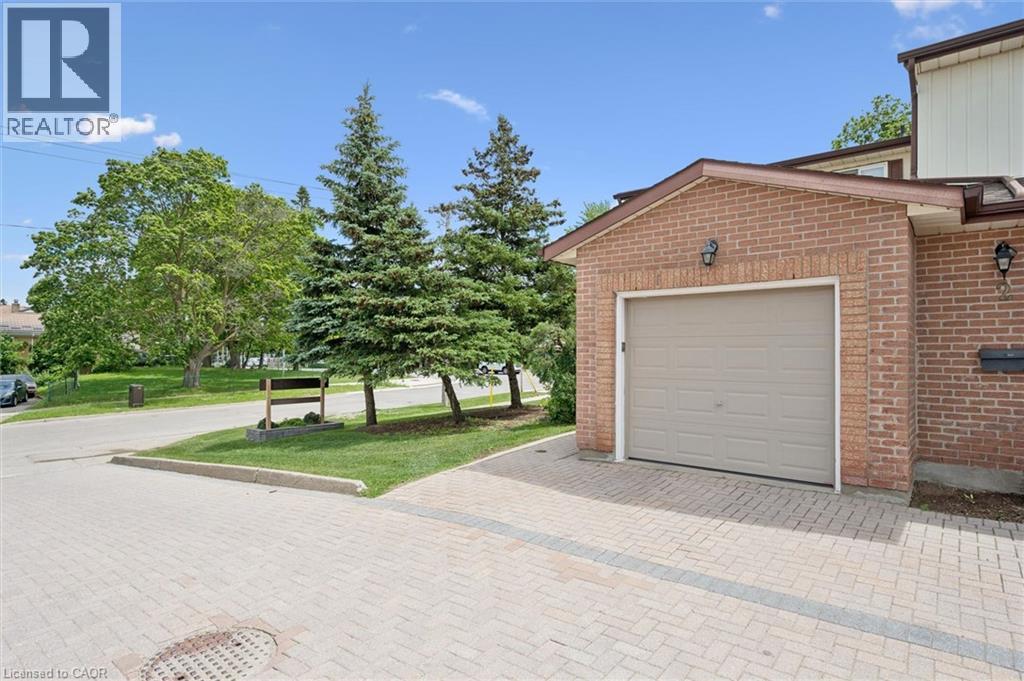 25 Valleyview Drive Unit# 1, Kitchener, Ontario  N2E 1L5 - Photo 4 - 40839731