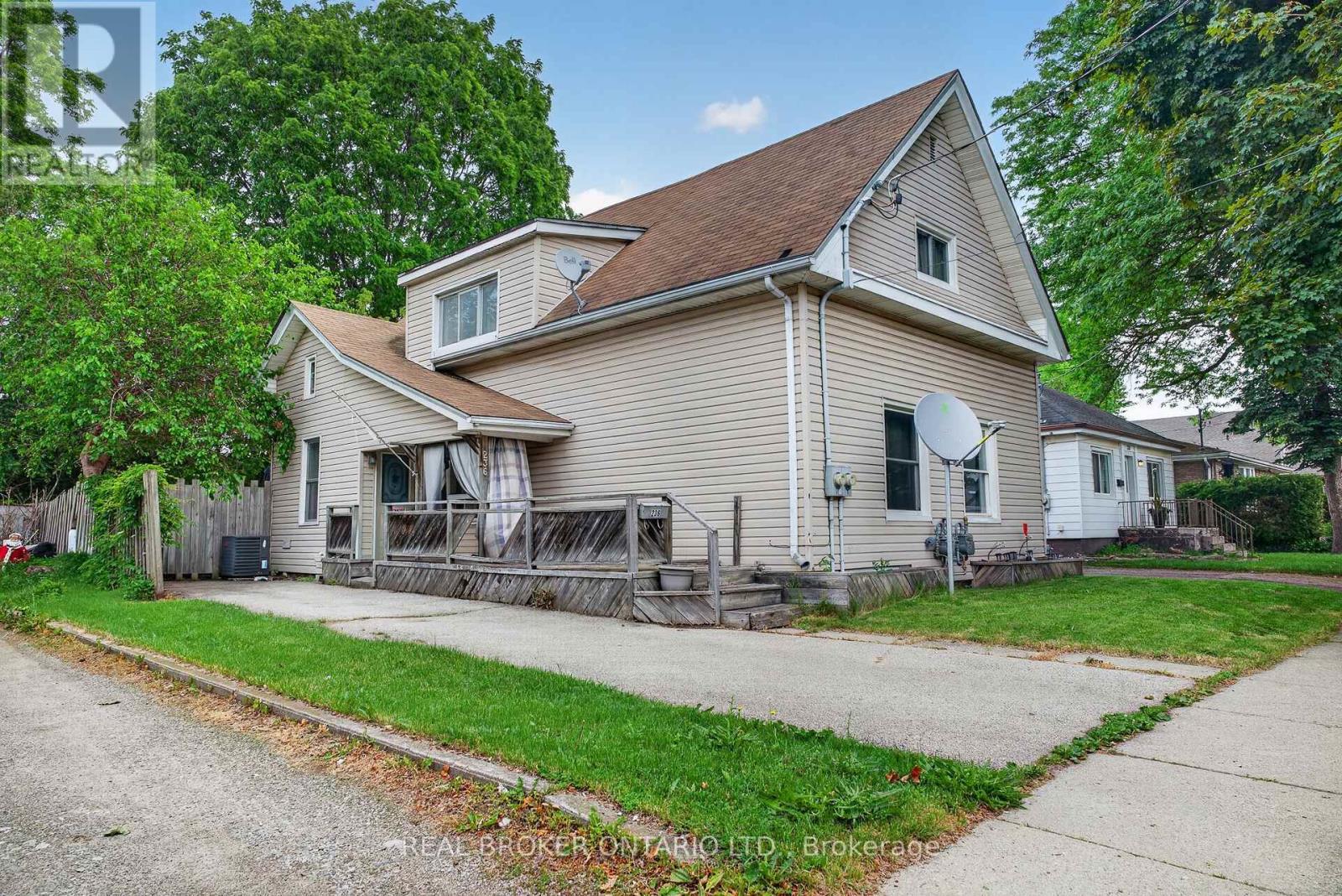 236 Marlborough Street, Brantford, Ontario  N3S 4T3 - Photo 1 - X13451192