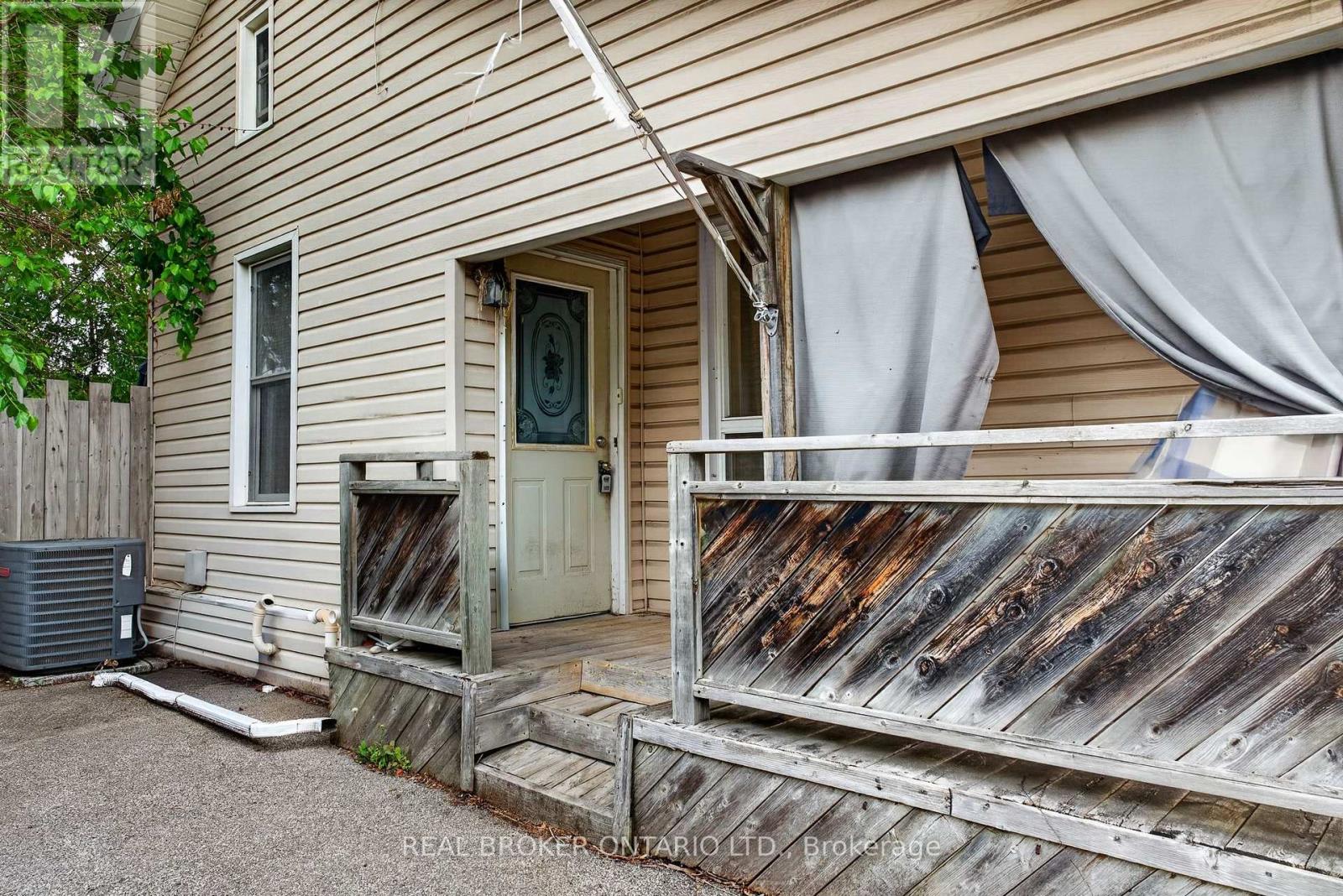 236 Marlborough Street, Brantford, Ontario  N3S 4T3 - Photo 2 - X13451192