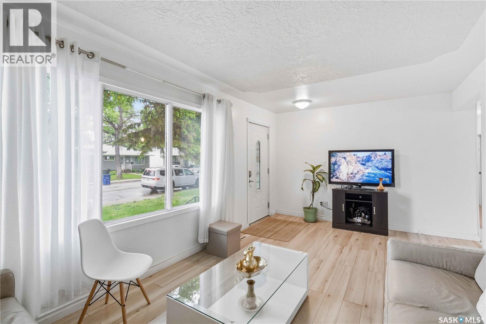 322 U Avenue N, Saskatoon, Saskatchewan  S7L 3C7 - Photo 5 - SK039077