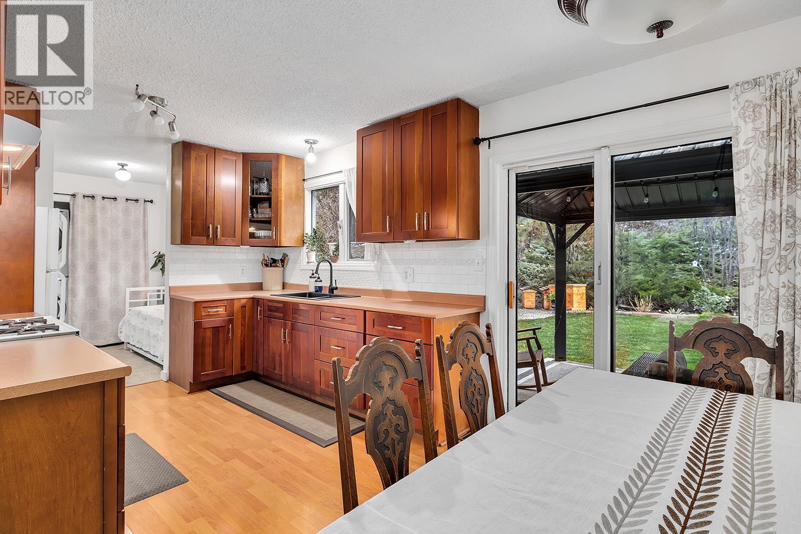 755 Camelia Road, Kelowna, British Columbia  V1X 3M9 - Photo 32 - 10390525