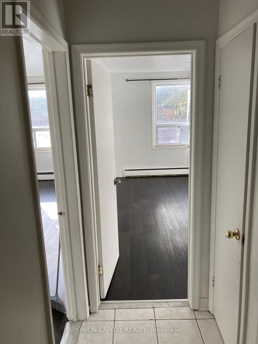 2 - 100 Rajah Street, Toronto, Ontario M6A 2J3 - Photo 9 - C13451364