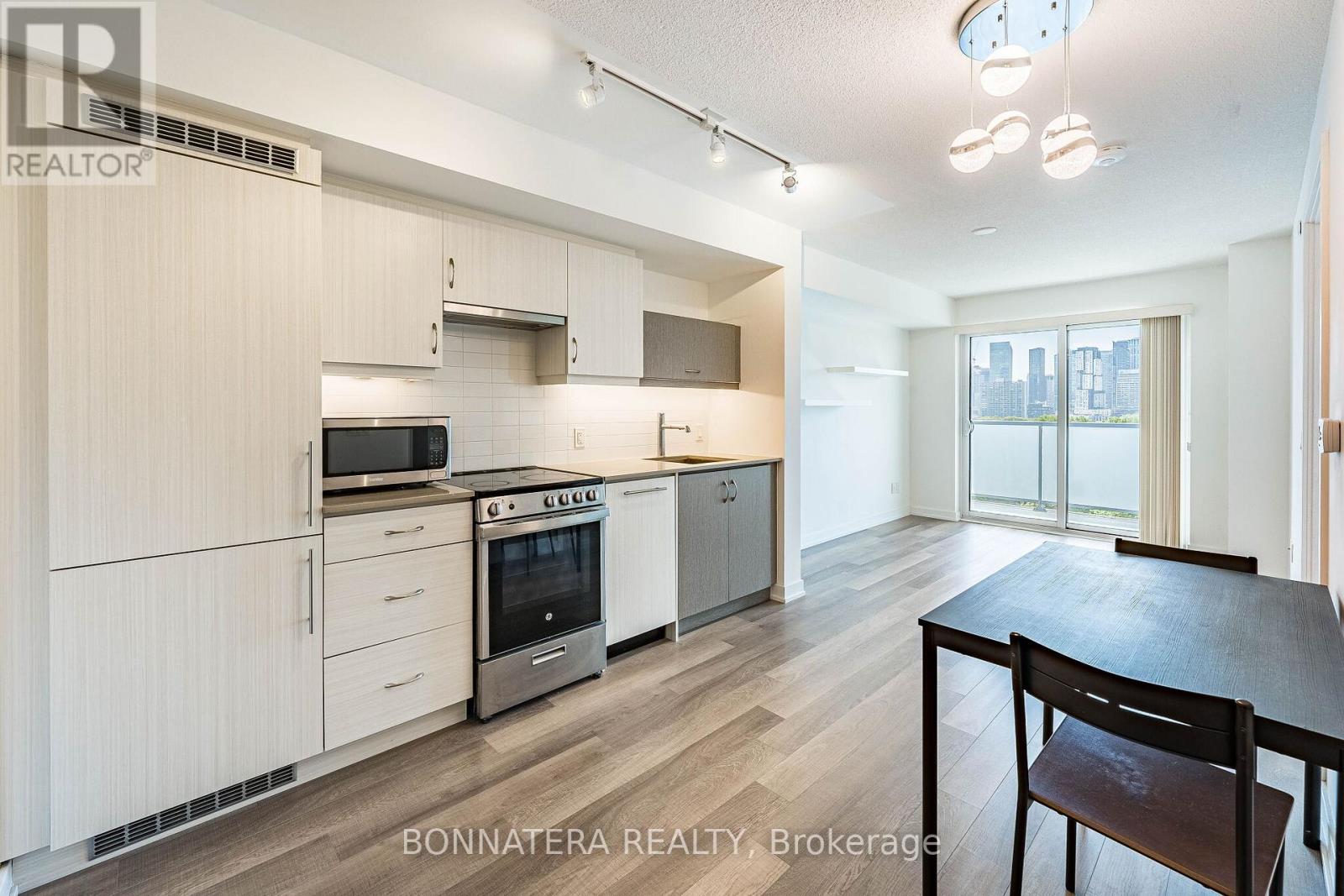 701 - 181 Huron Street, Toronto, Ontario  M5T 2B6 - Photo 11 - C13451370