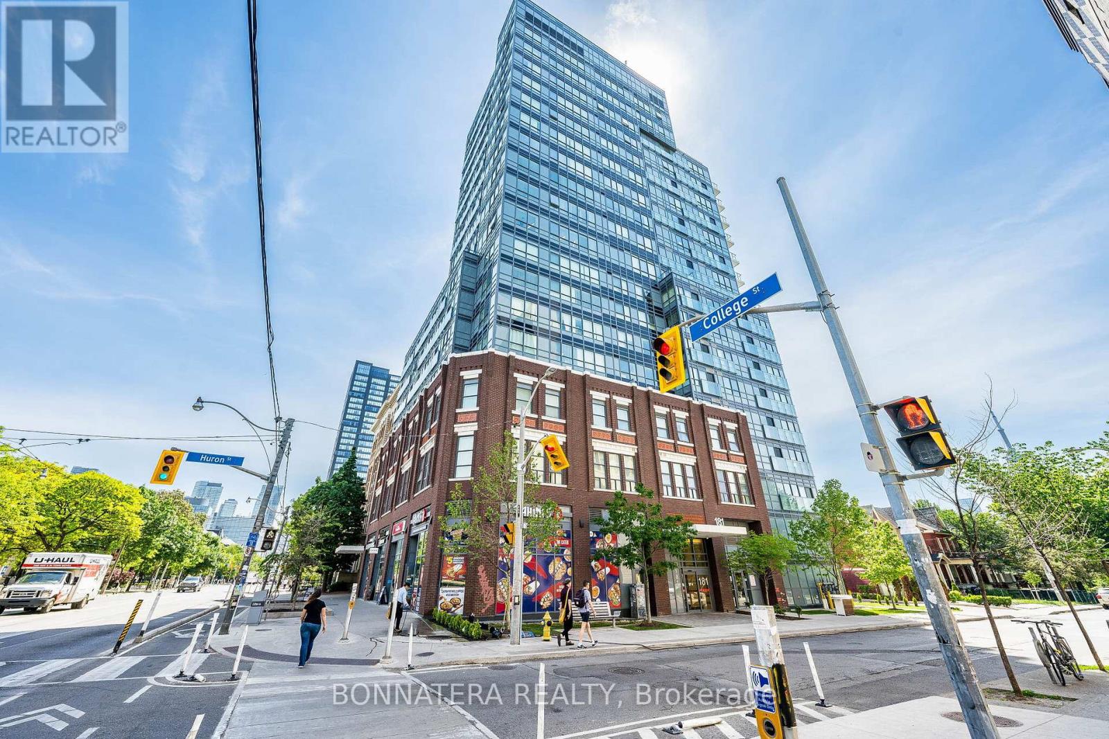 701 - 181 Huron Street, Toronto, Ontario  M5T 2B6 - Photo 2 - C13451370