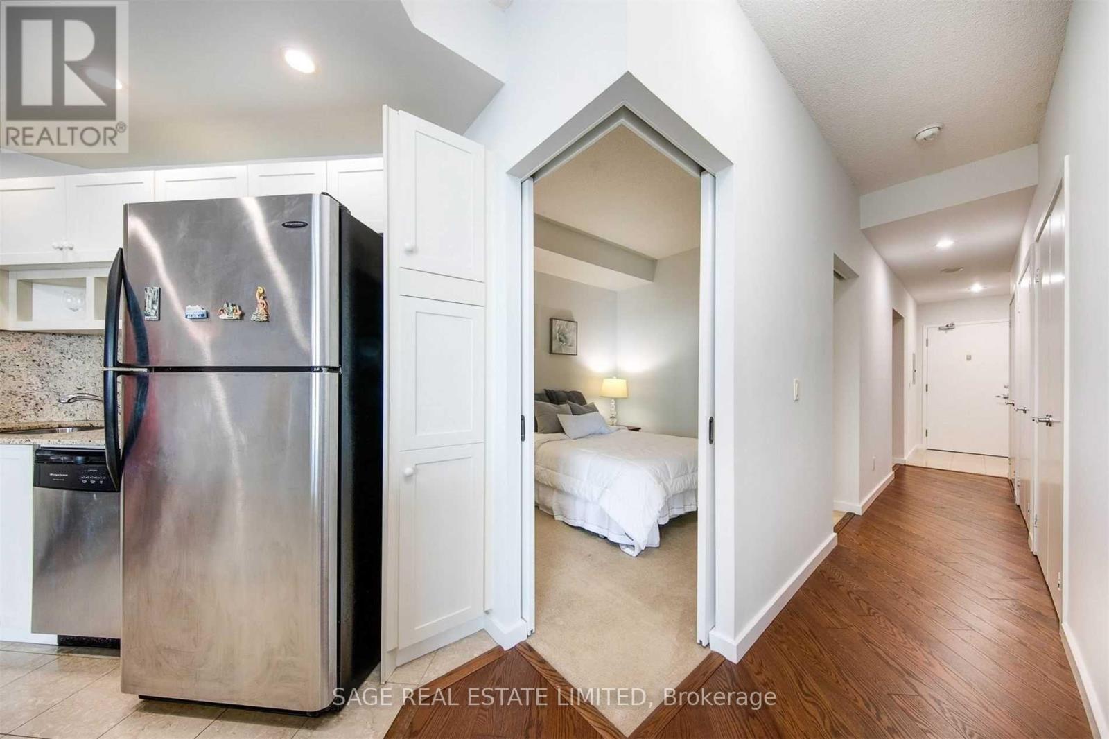 1711 - 218 Queens Quay W, Toronto, Ontario  M5J 2Y6 - Photo 7 - C13451592