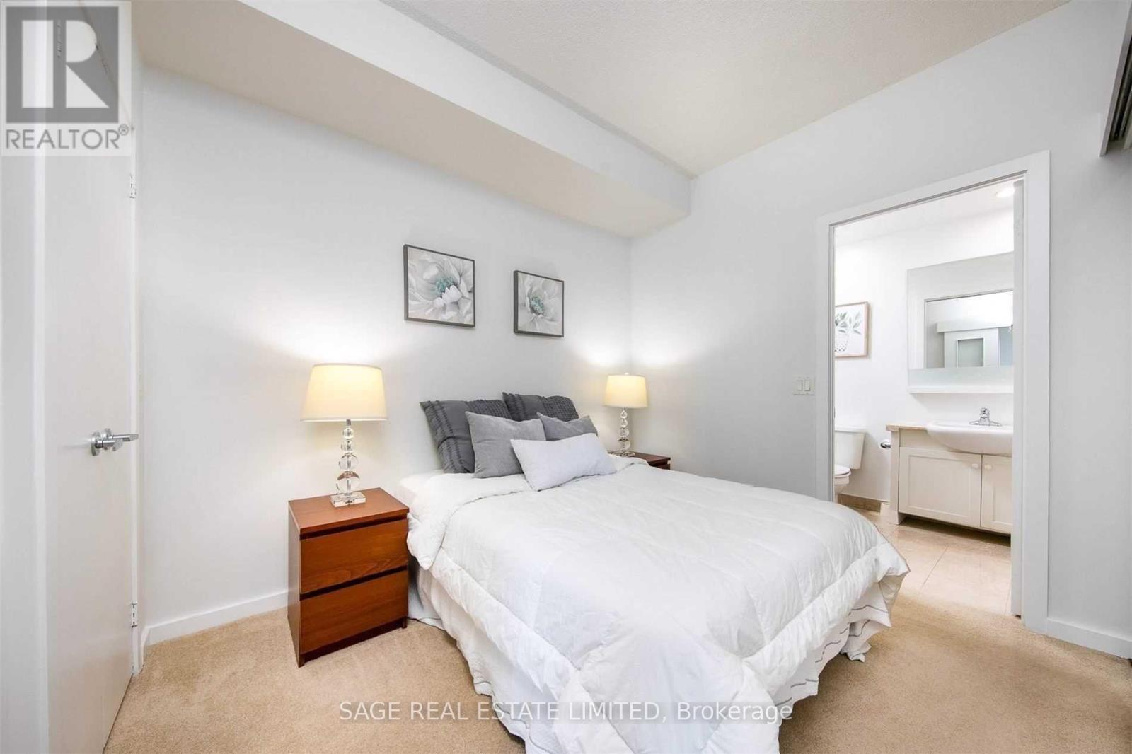 1711 - 218 Queens Quay W, Toronto, Ontario  M5J 2Y6 - Photo 8 - C13451592