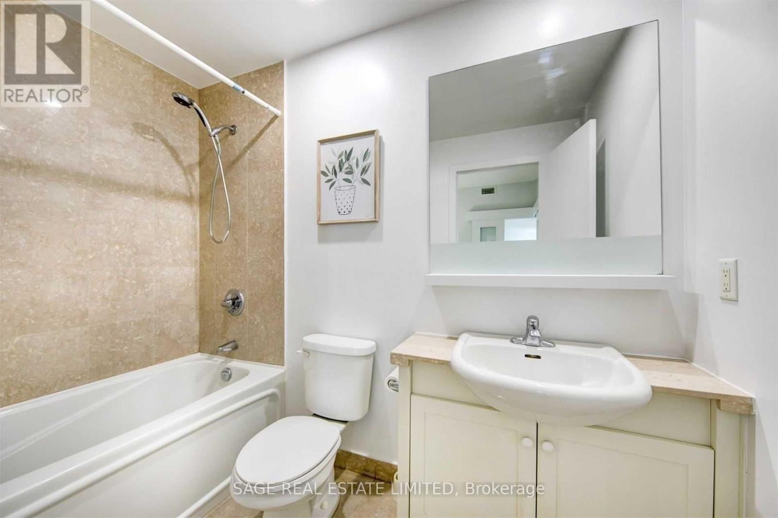 1711 - 218 Queens Quay W, Toronto, Ontario  M5J 2Y6 - Photo 9 - C13451592