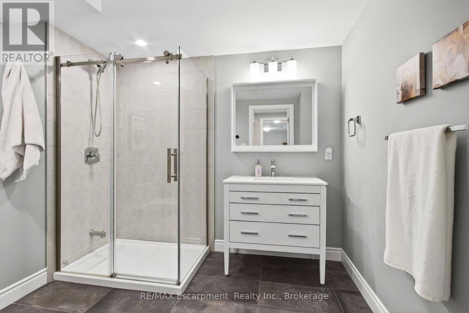5216 Garland Crescent, Burlington, Ontario  L7L 7K9 - Photo 41 - W13438576