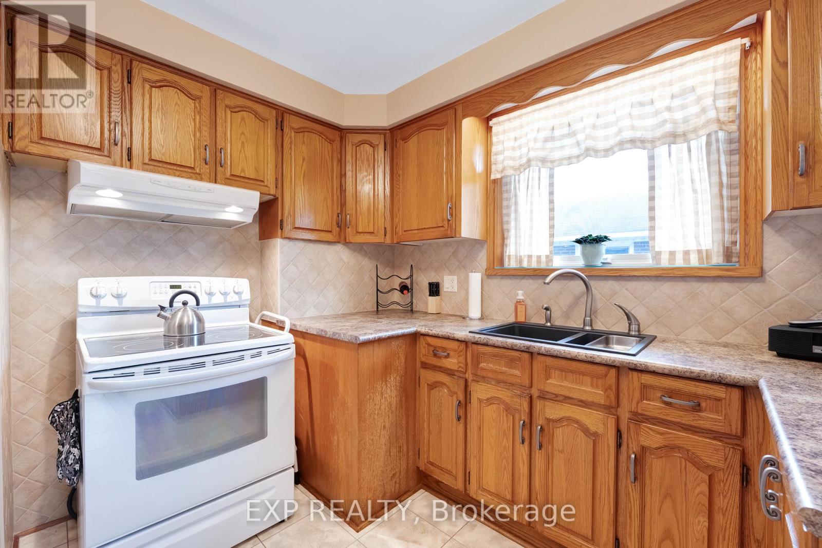 17 Marlena Drive, Toronto, Ontario  M1E 2Y9 - Photo 11 - E13451398