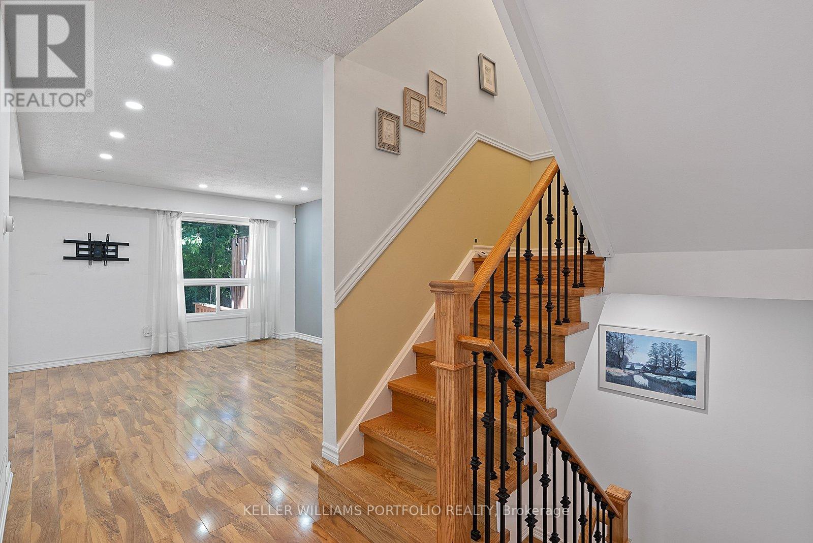 24 Ulysses Place, Toronto, Ontario  M1V 1H9 - Photo 11 - E13451444