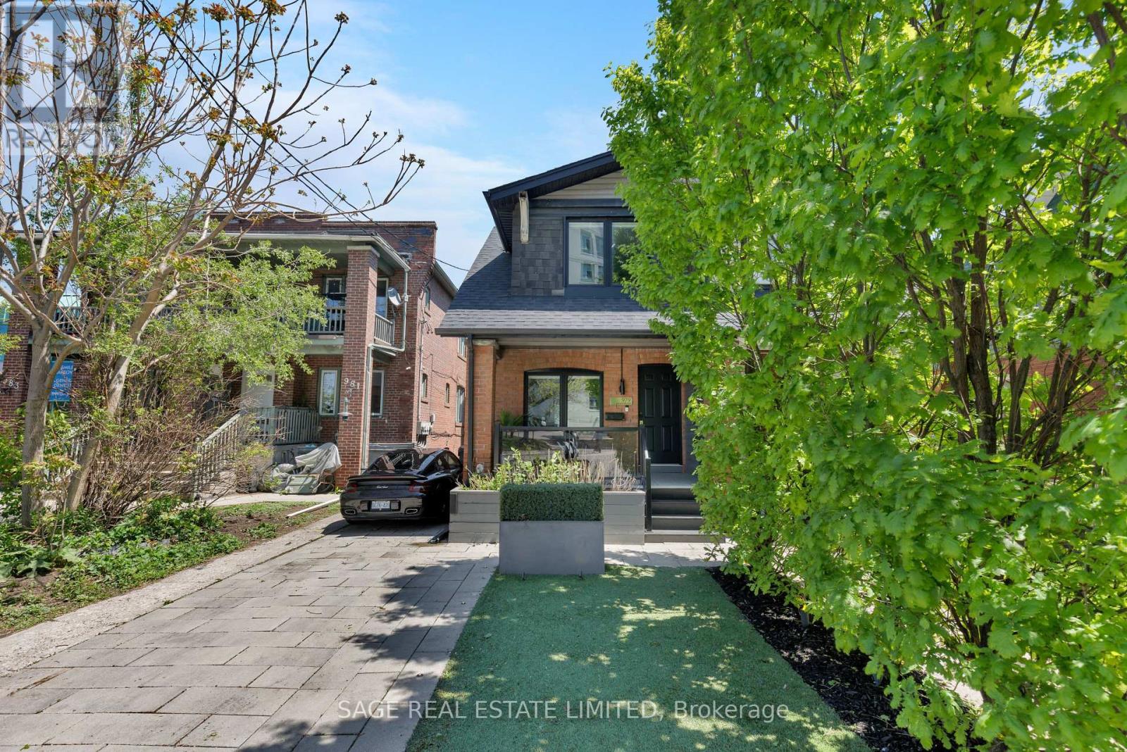 979 Broadview Avenue, Toronto, Ontario  M4K 2R9 - Photo 4 - E13451554