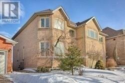 82 Brookeview Drive, Aurora, Ontario  L4G 6R6 - Photo 3 - N13451352