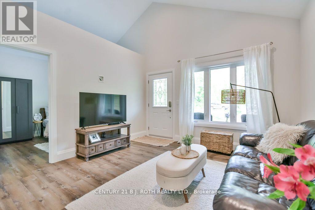 7426 Island View Street, Ramara, Ontario  L0K 2B0 - Photo 35 - S13451410