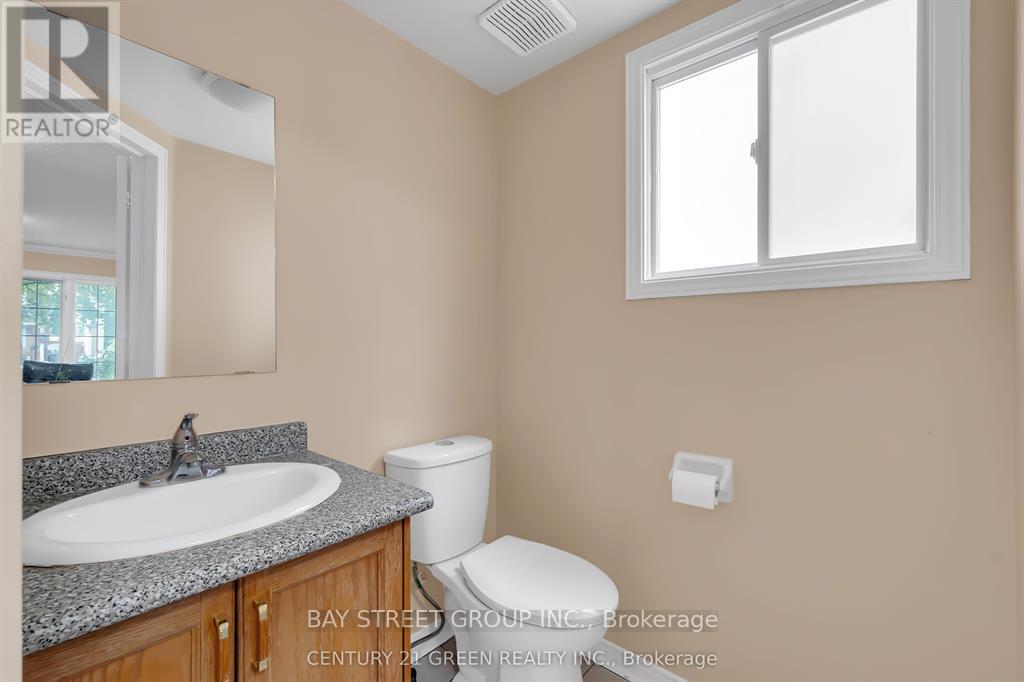 9 Flatlands Way, Brampton, Ontario  L6R 2B5 - Photo 9 - W13451372