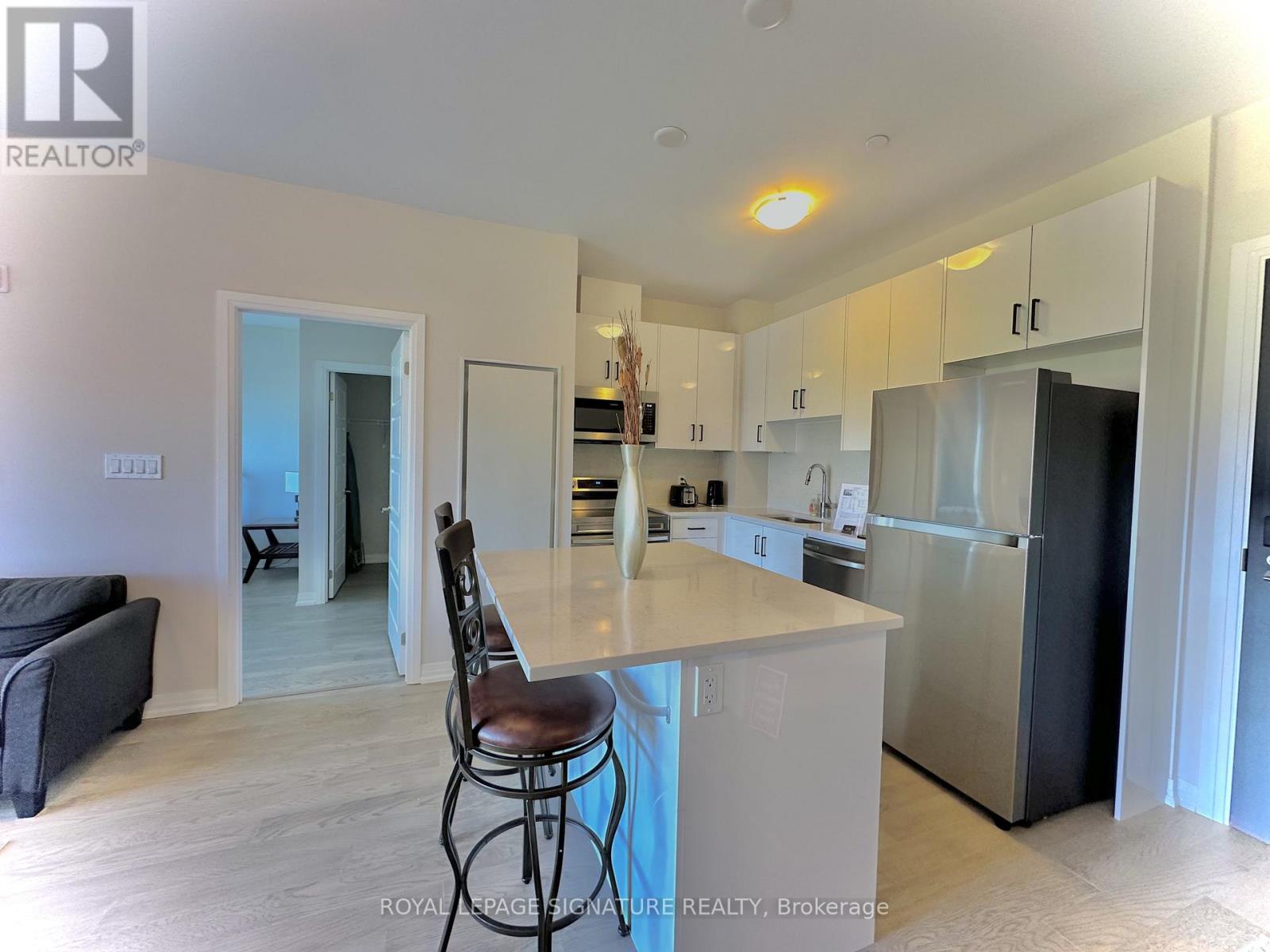 206 - 3265 Carding Mill Trail, Oakville, Ontario  L6M 1S1 - Photo 2 - W13451498