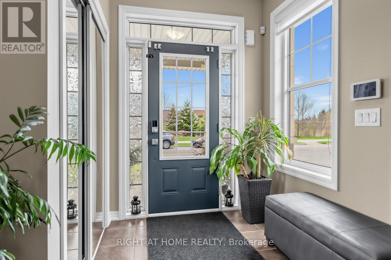 152 Duncan Lane, Milton, Ontario L9T 3X3 - Photo 4 - W13451528