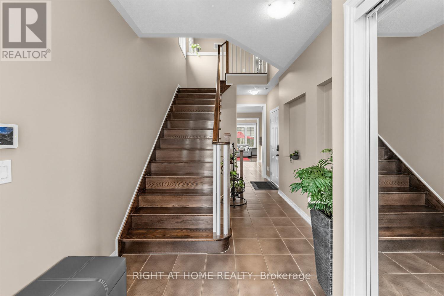 152 Duncan Lane, Milton, Ontario L9T 3X3 - Photo 5 - W13451528
