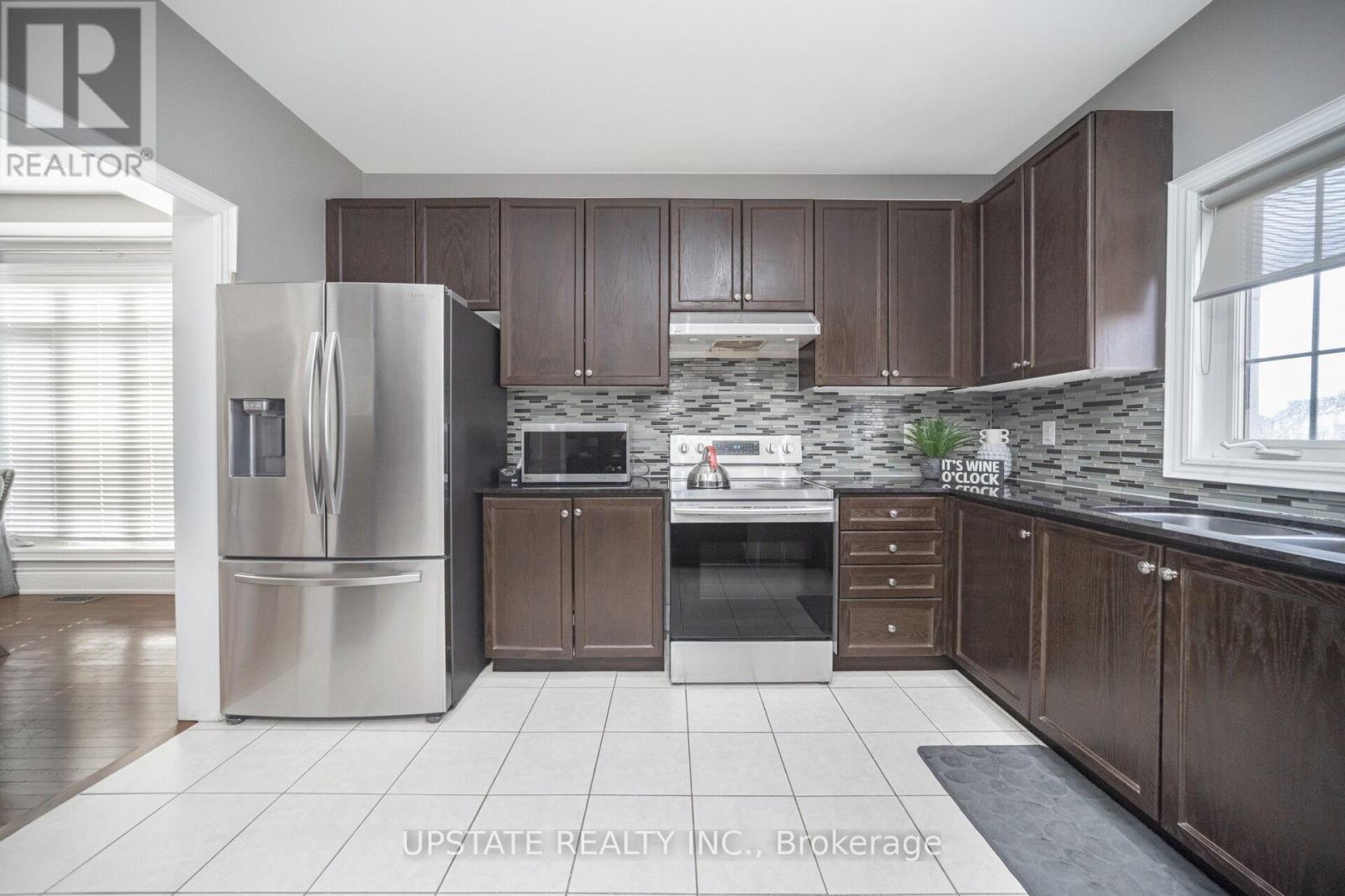 2 Beachville Circle, Brampton, Ontario  L6X 0V4 - Photo 11 - W13451540