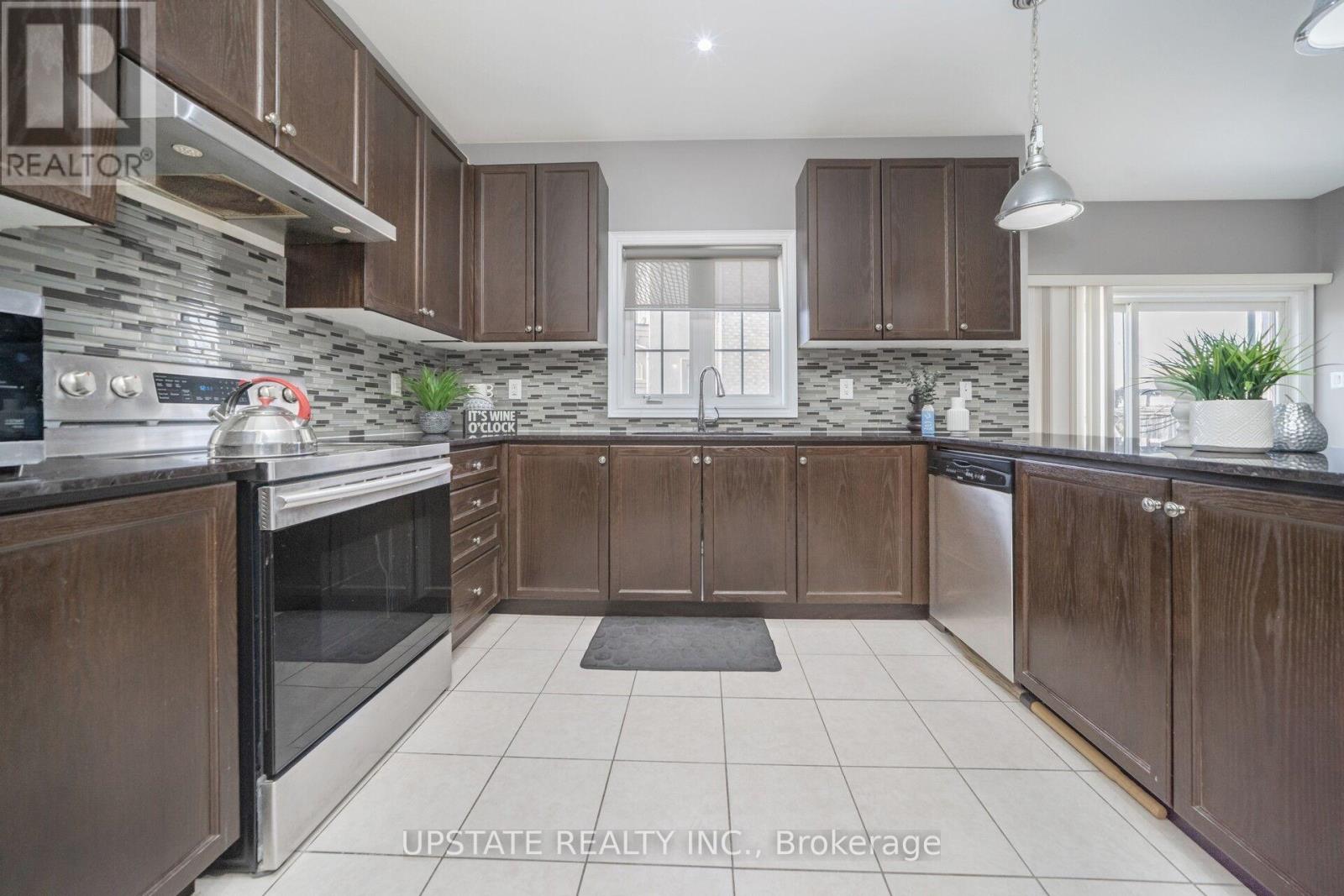 2 Beachville Circle, Brampton, Ontario  L6X 0V4 - Photo 12 - W13451540