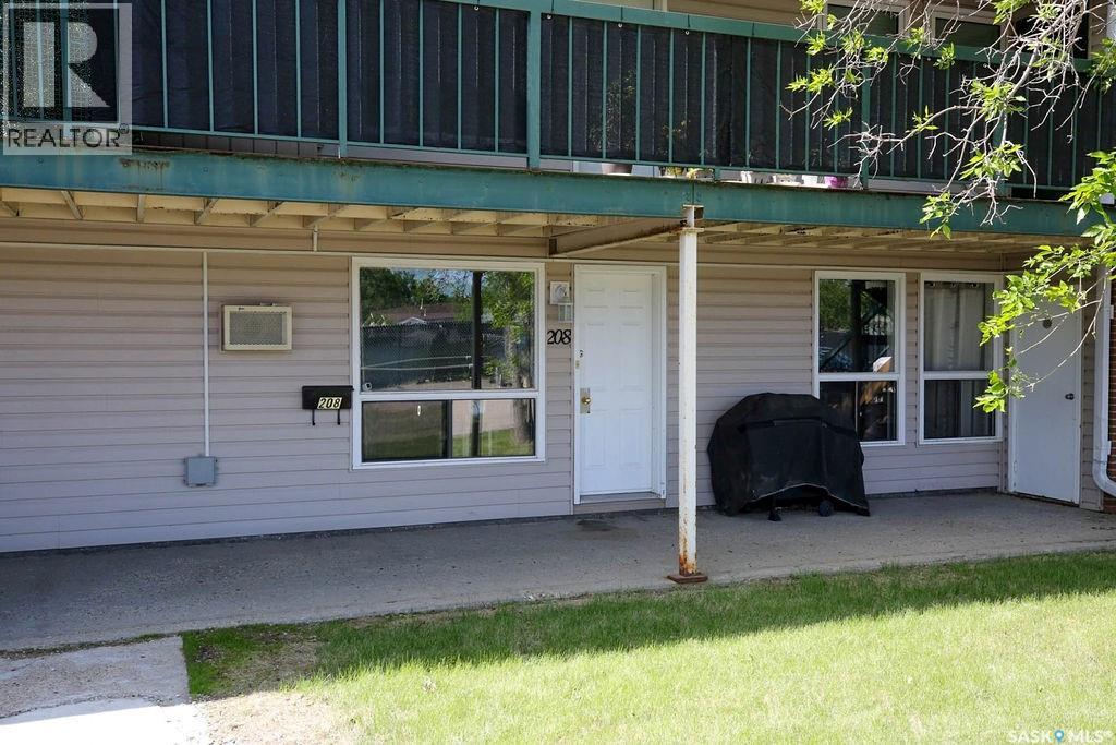 208 Gore Place, Regina, Saskatchewan  S4T 7S4 - Photo 2 - SK039581
