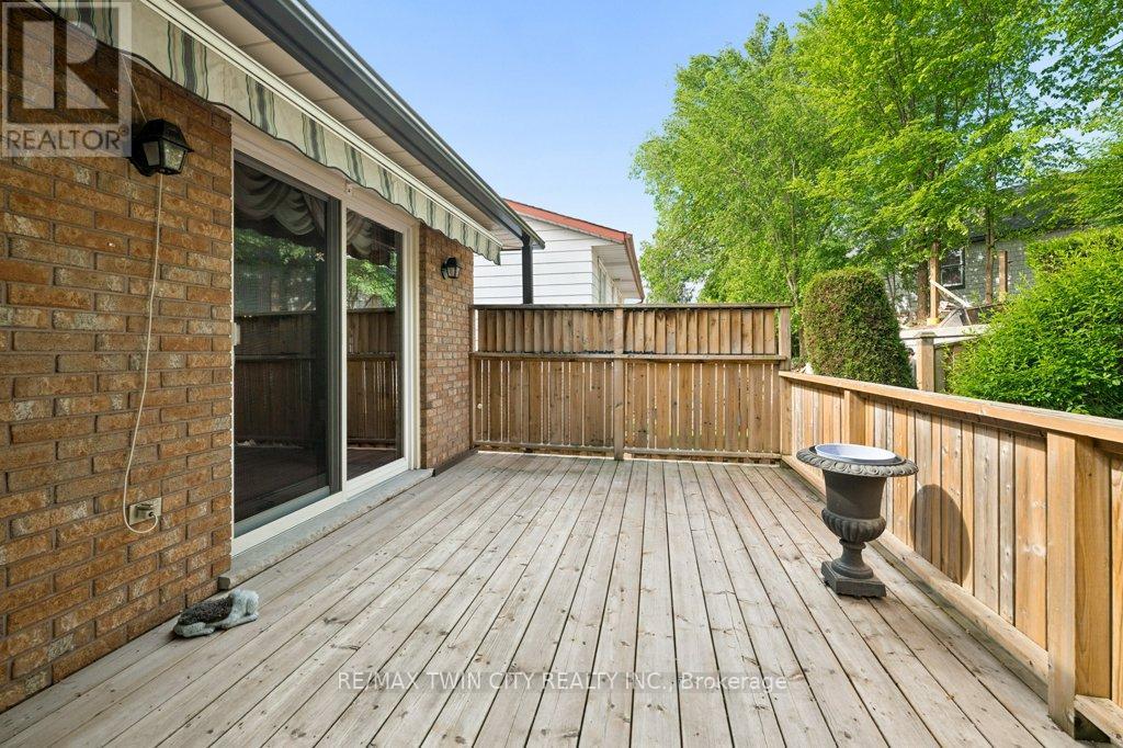 336 Manchester Road, Kitchener, Ontario N2B 1A4 - Photo 24 - X13451282