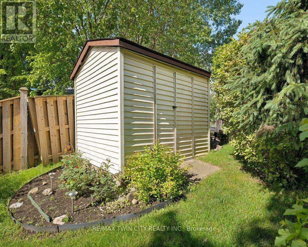 336 Manchester Road, Kitchener, Ontario N2B 1A4 - Photo 25 - X13451282
