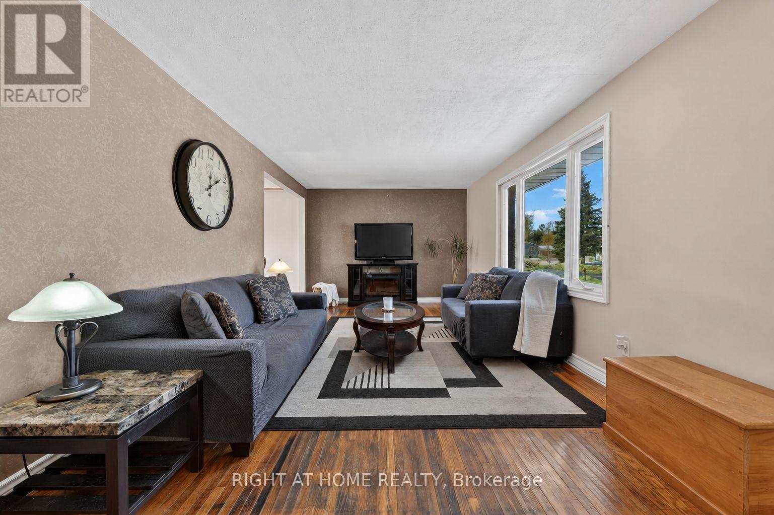 246 Calford Street, Essa, Ontario  L0M 1B0 - Photo 14 - N13445552