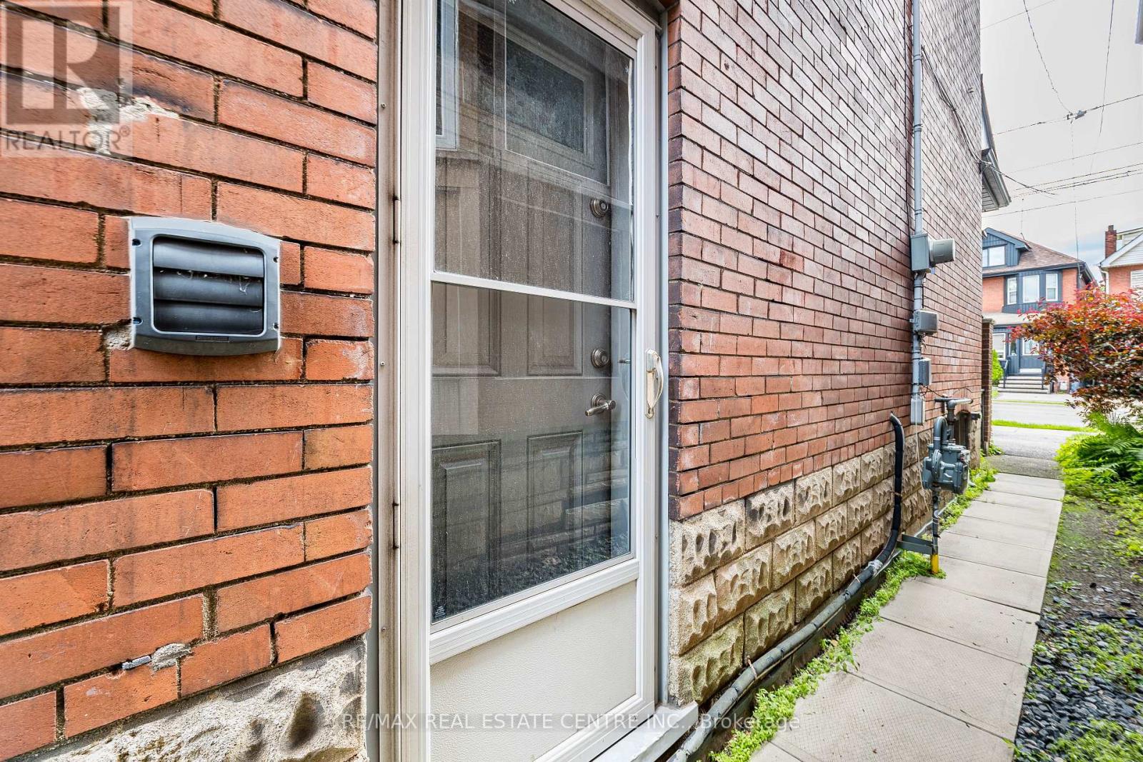 83 Gage Avenue S, Hamilton, Ontario  L8M 3C8 - Photo 2 - X13172196