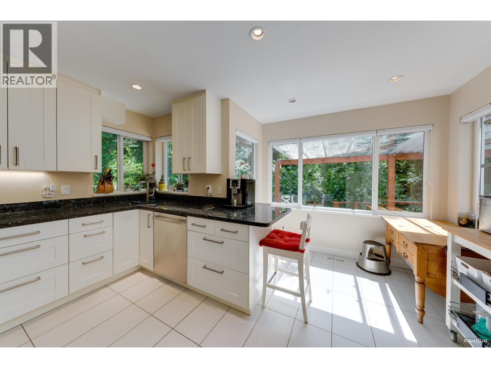 3000 Walton Avenue, Coquitlam, British Columbia  V3B 6V6 - Photo 14 - R3136357